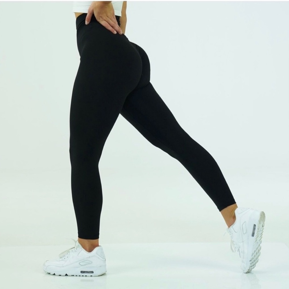 NVGTN true black signature leggings